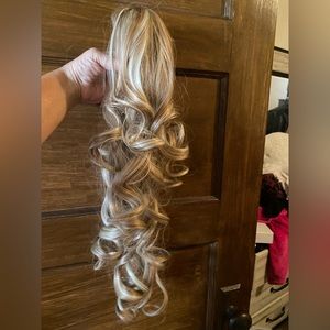 Beautiful faux ponytail, light blond and chocolate brown